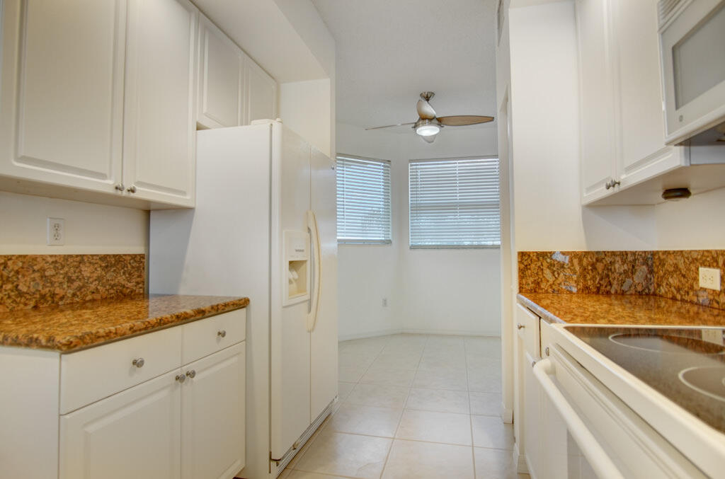 26 Royal Palm Way, Unit 503 Boca Raton, FL 33432 - Photo 26 of 30 17kitchen 3