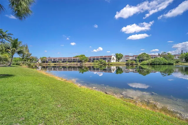 $2,200 | 6575 West Oakland Park Boulevard, Unit 218, Lauderhill, FL 33313