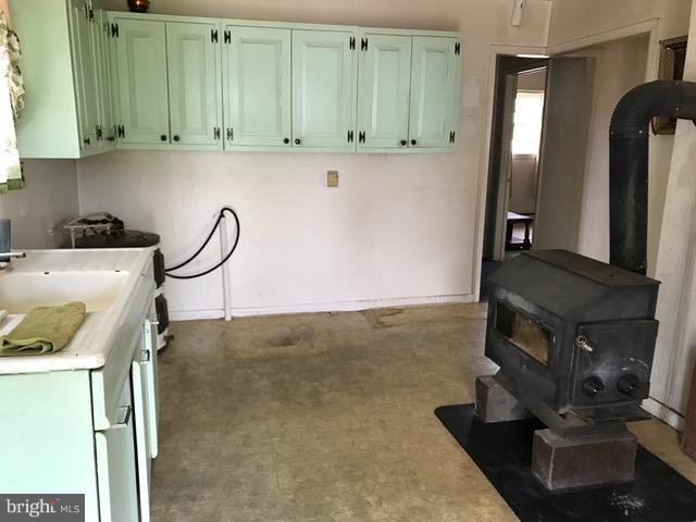 112 South Timber Ridge Road Cross Junction, VA 22625 - Photo 19 of 29 Kitchen