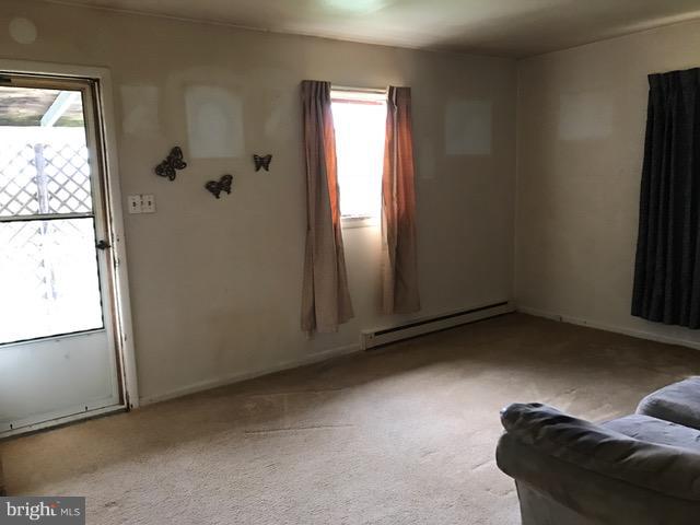 112 South Timber Ridge Road Cross Junction, VA 22625 - Photo 20 of 29 Living Room