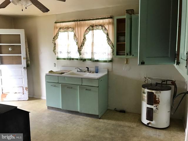 112 South Timber Ridge Road Cross Junction, VA 22625 - Photo 23 of 29 Kitchen