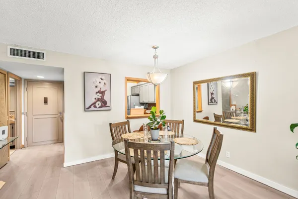 $164,000 | 5370 Las Verdes Circle, Unit 209, Delray Beach, FL 33484