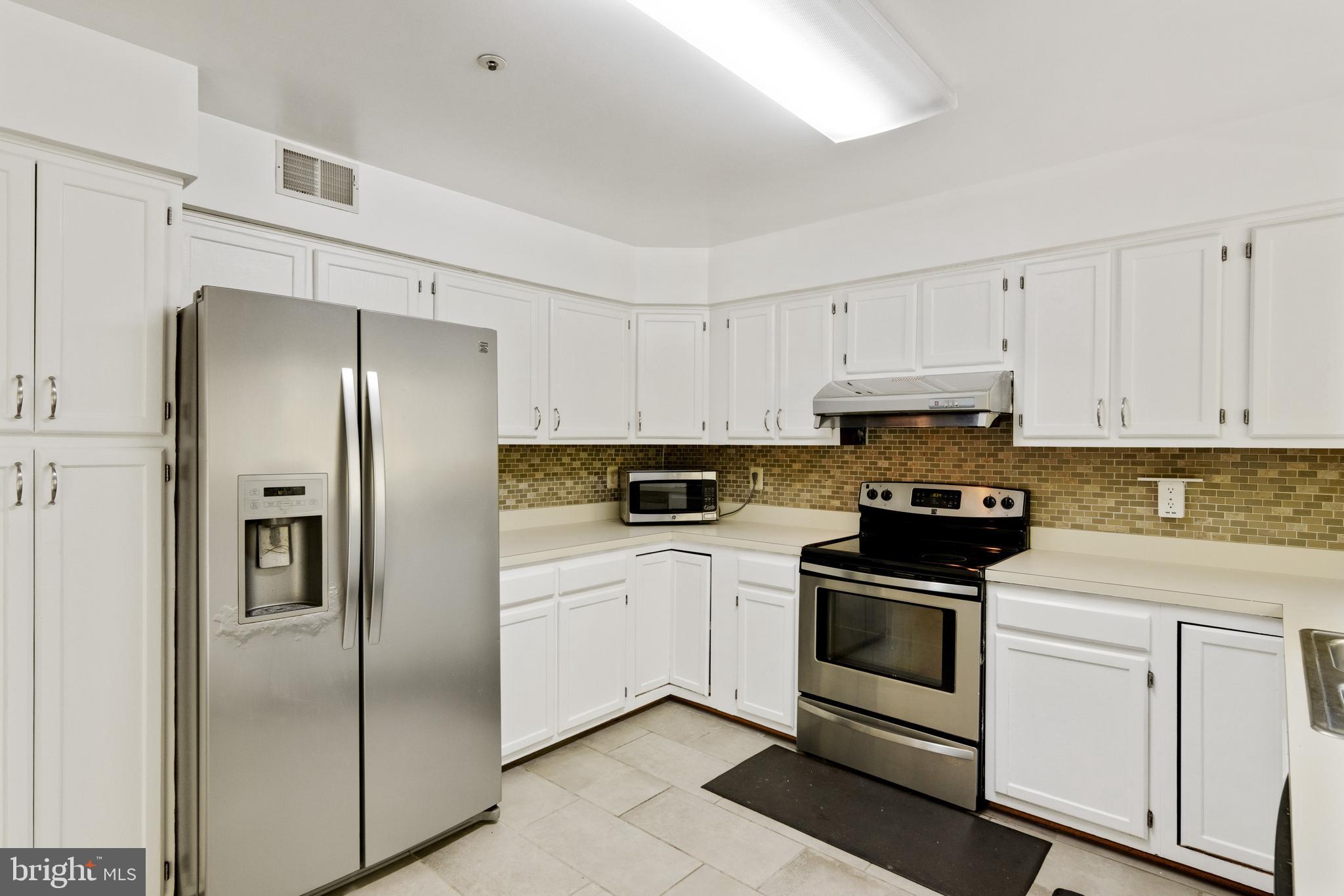 9208 Vanfleet Court Laurel, MD 20708 - Photo 21 of 43 Kitchen