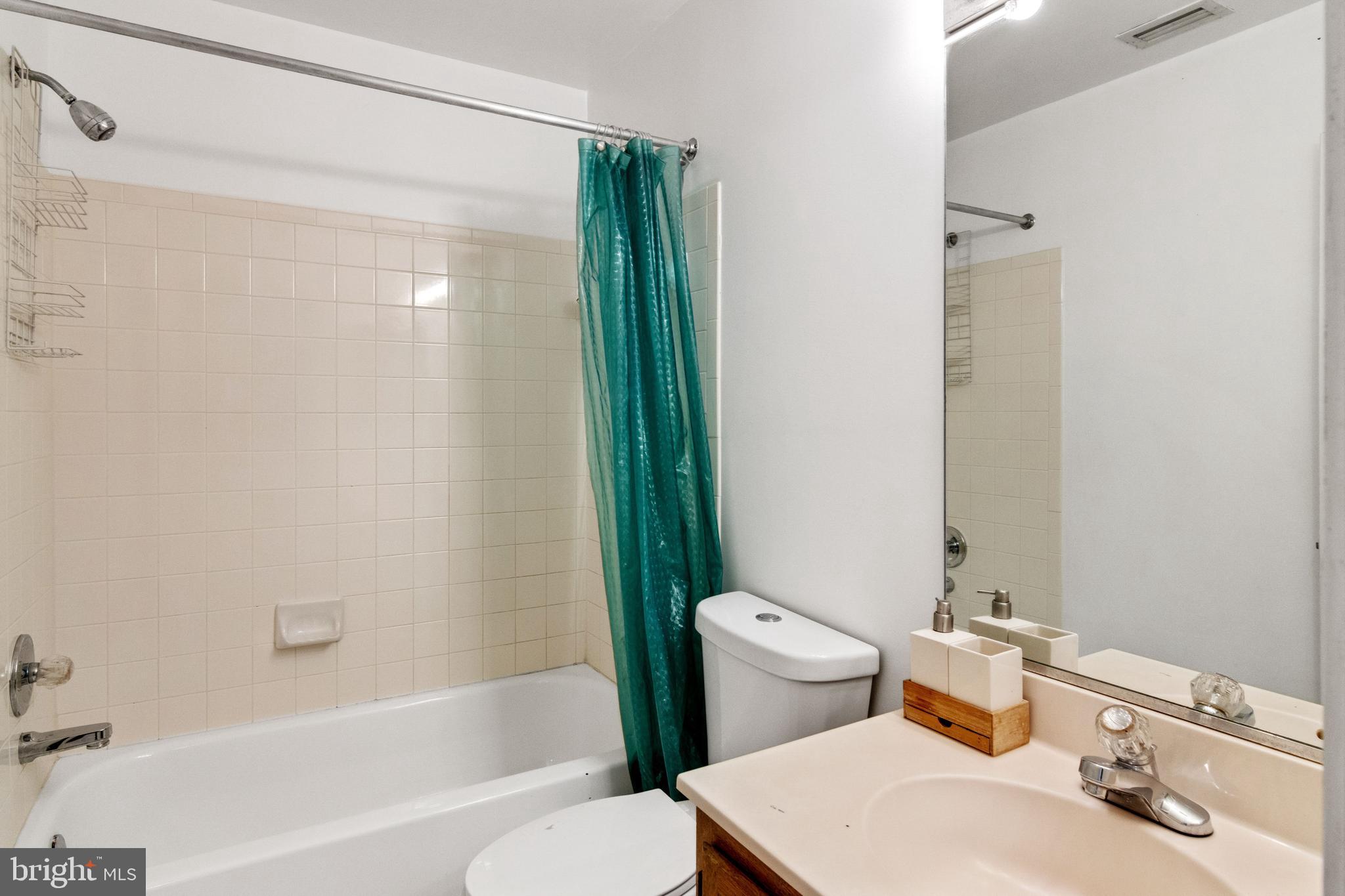 9208 Vanfleet Court Laurel, MD 20708 - Photo 25 of 43 Upper Level Full Bathroom