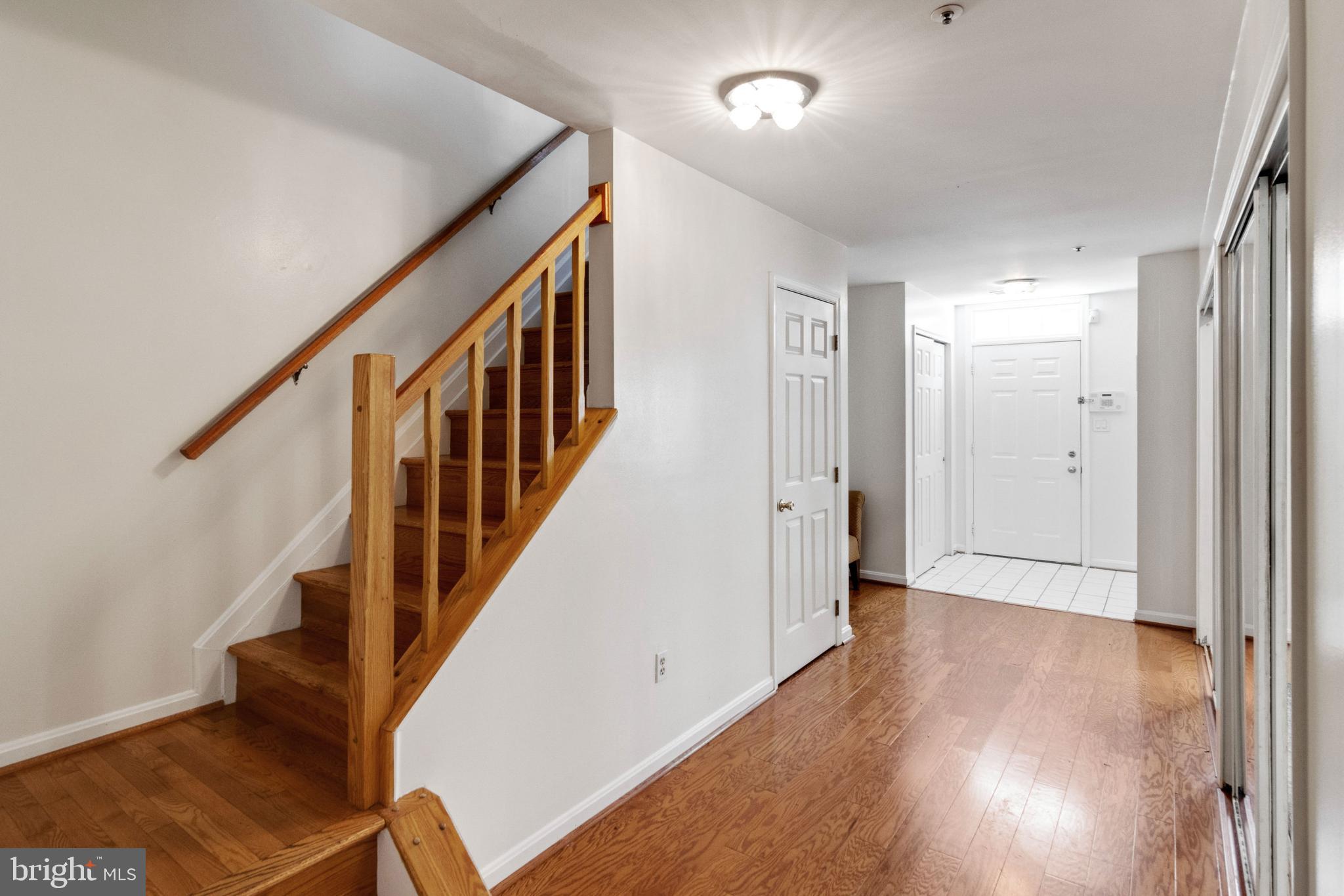 9208 Vanfleet Court Laurel, MD 20708 - Photo 4 of 43 Entryway