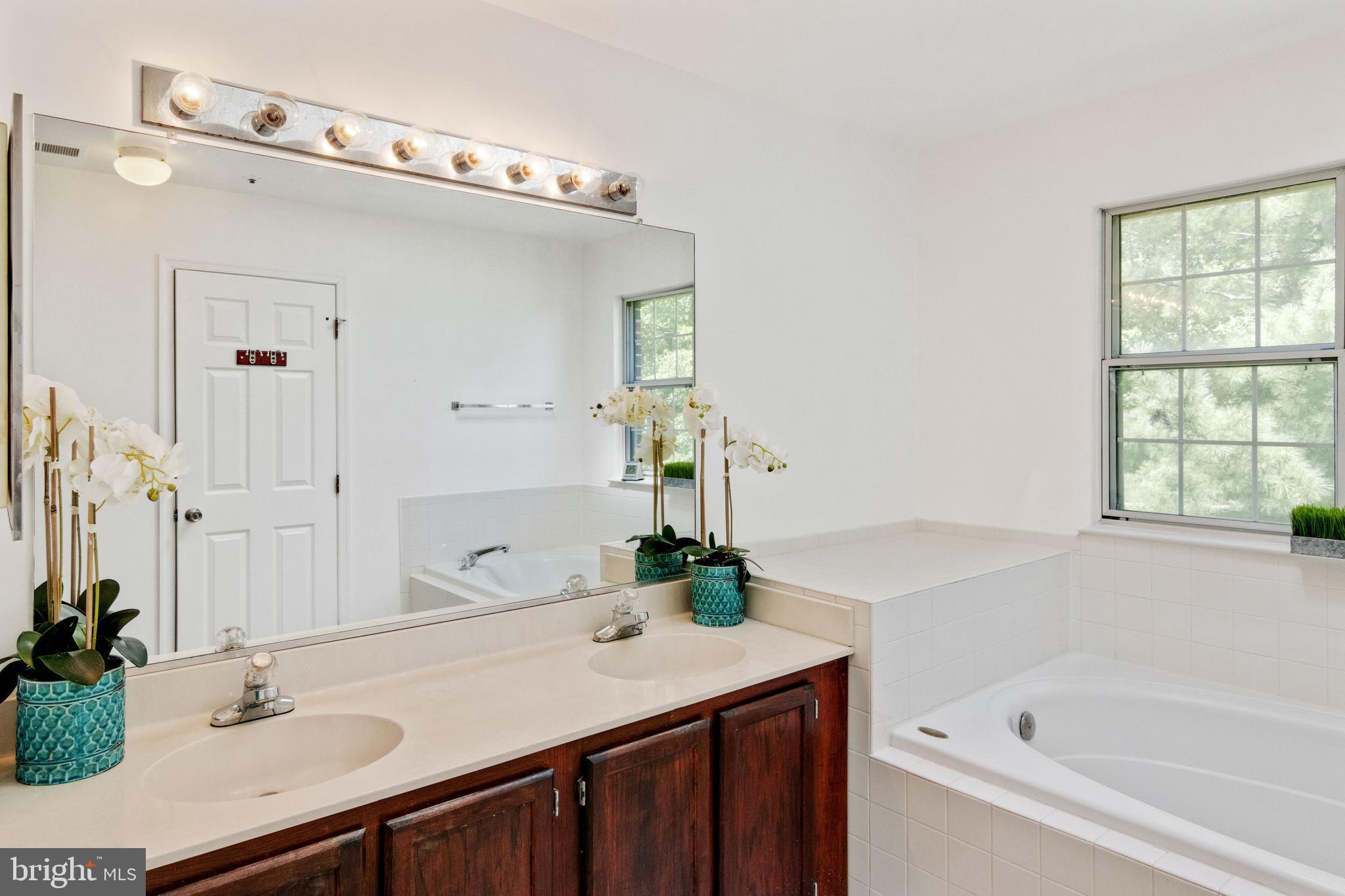 9208 Vanfleet Court Laurel, MD 20708 - Photo 33 of 43 Owners Suite