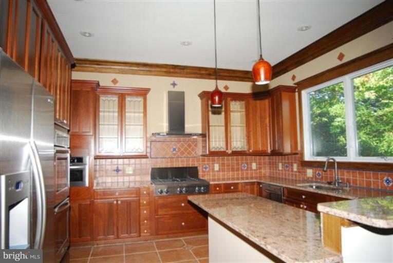 7200 Churchill Road McLean, VA 22101 - Photo 4 of 12 Kitchen