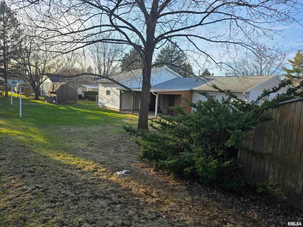 $169,000 | 917 East Baker Street, Bloomington, IL 61701