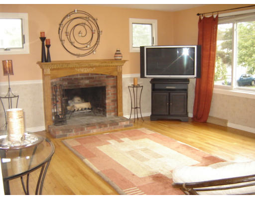 261 Turner Road Rockland, MA 02370 - Photo 4 of 8 Gallery Image 4