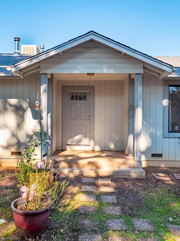 a view of a porch of the house