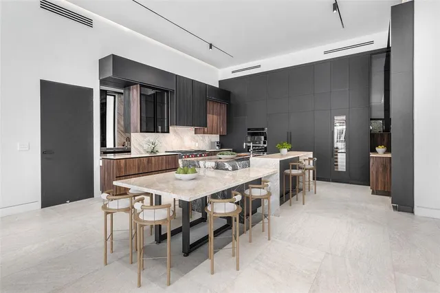 $5,300,000 | 6676 Northwest 66th Way, Parkland, FL 33067