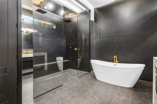 $5,300,000 | 6676 Northwest 66th Way, Parkland, FL 33067