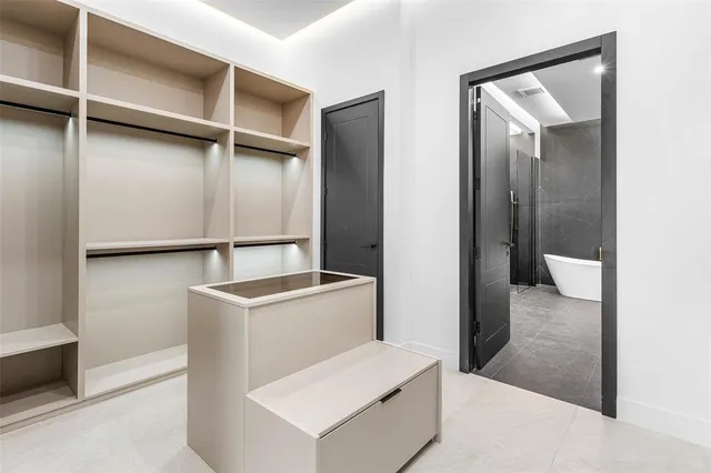 $5,300,000 | 6676 Northwest 66th Way, Parkland, FL 33067