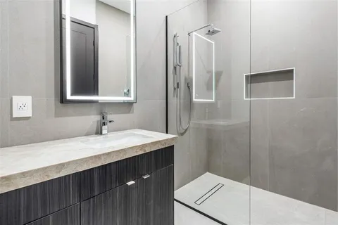 $5,300,000 | 6676 Northwest 66th Way, Parkland, FL 33067