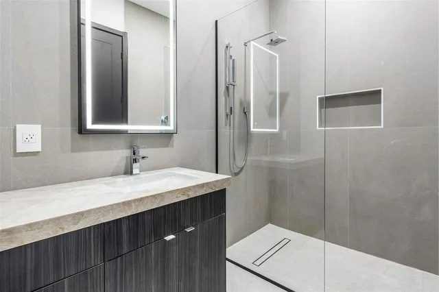 $5,300,000 | 6676 Northwest 66th Way, Parkland, FL 33067