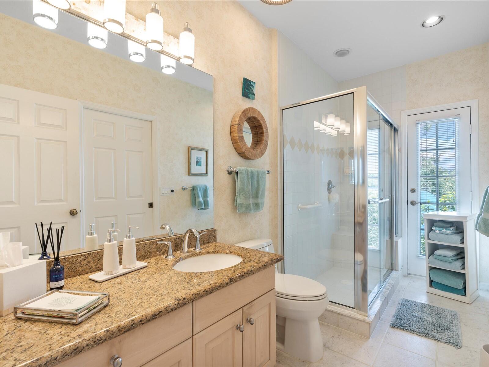 35 Tradewinds Circle Tequesta, FL 33469 - Photo 25 of 40 25 - Bathroom 3