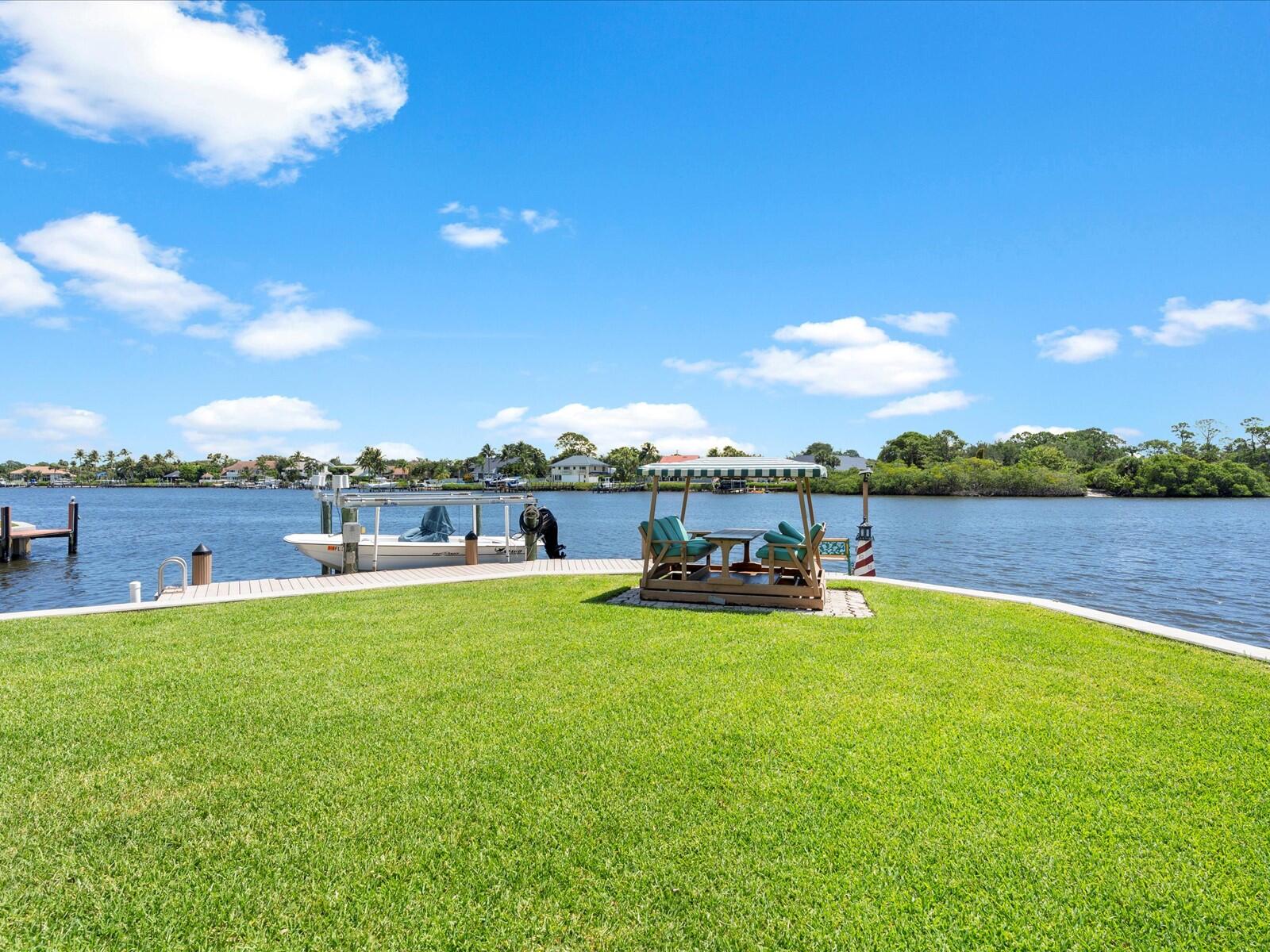 35 Tradewinds Circle Tequesta, FL 33469 - Photo 32 of 40 32 - Dock