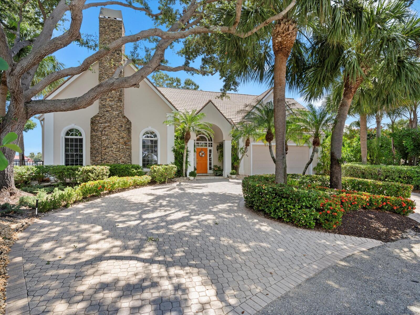 35 Tradewinds Circle Tequesta, FL 33469 - Photo 9 of 40 9 - Front Exterior