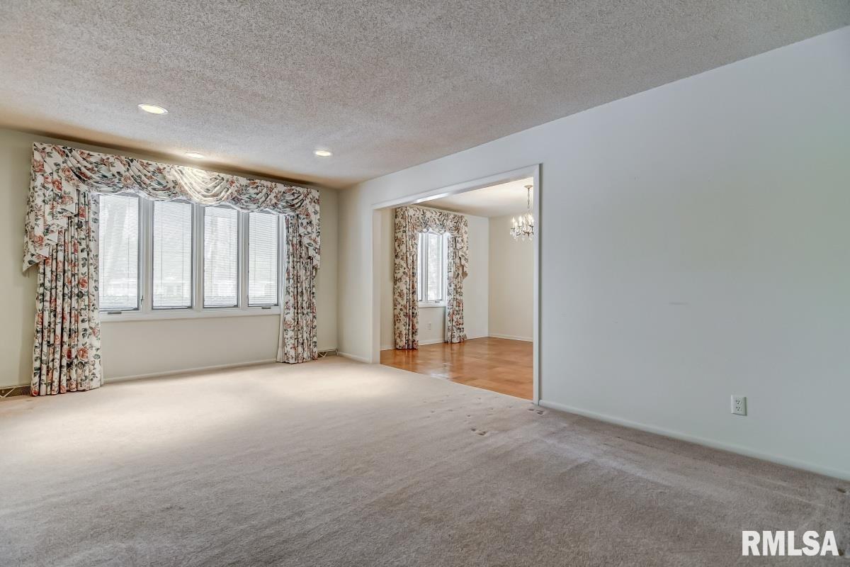 5 Pine Ridge Drive Springfield, IL 62711 - Photo 5 of 36 Gallery Image 5