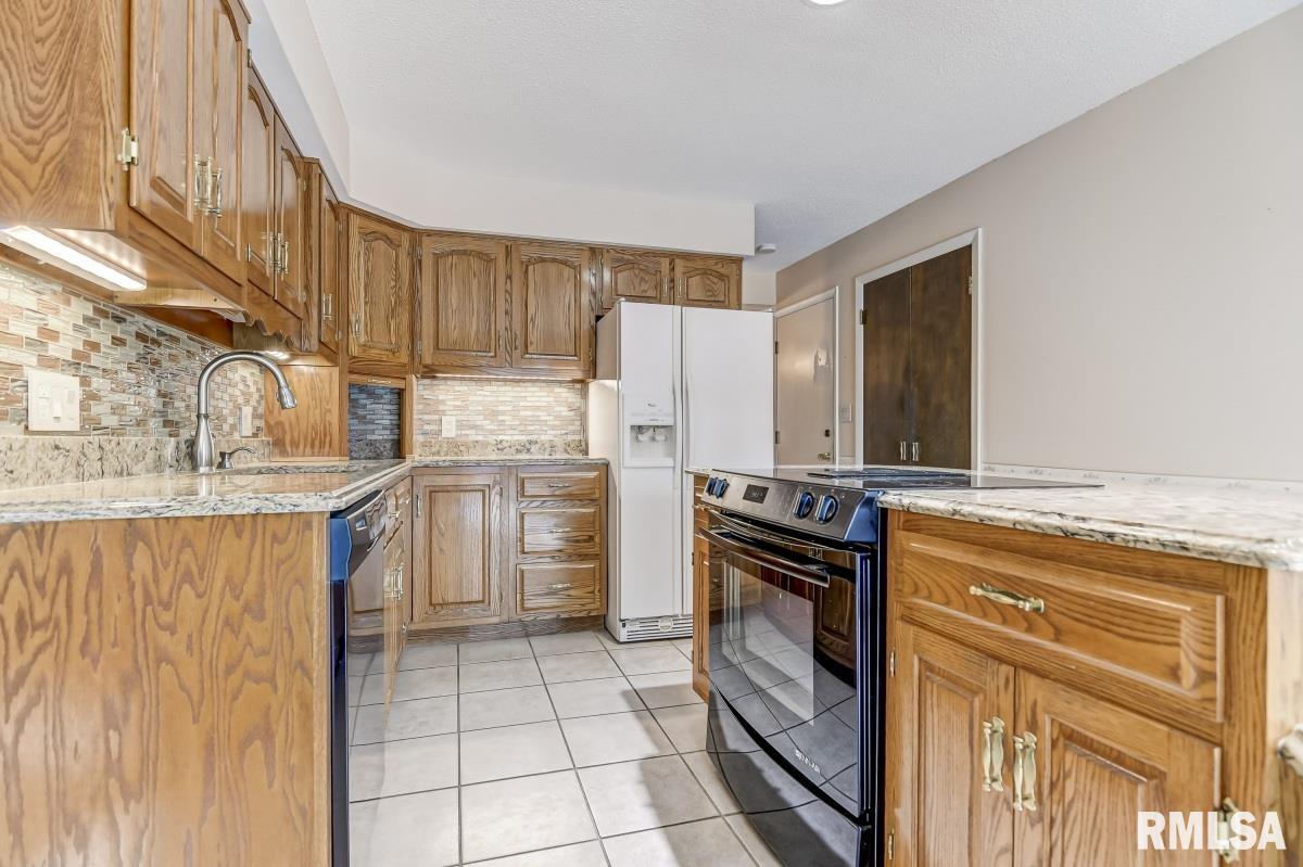 5 Pine Ridge Drive Springfield, IL 62711 - Photo 8 of 36 Gallery Image 8