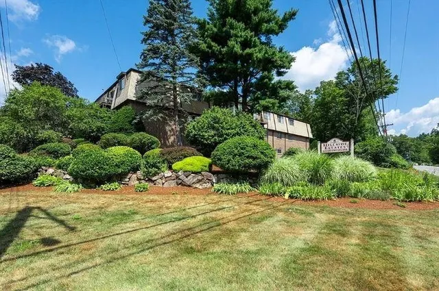 $224,900 | 2 Pembroke Drive, Unit 21, Derry, NH 03038