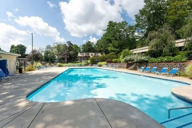 $224,900 | 2 Pembroke Drive, Unit 21, Derry, NH 03038