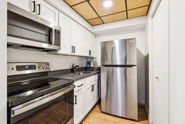 $2,175,000 | 53 Waites Landing Road, Falmouth, ME 04105