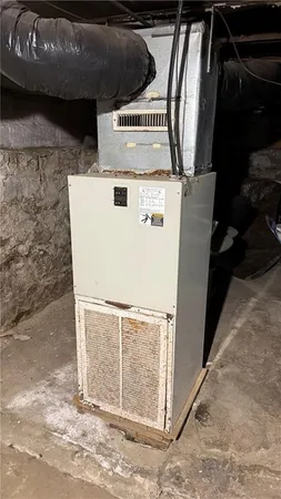 a view of utility room