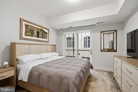 $895,900 | 225 Strand Street, Unit 202, Alexandria, VA 22314