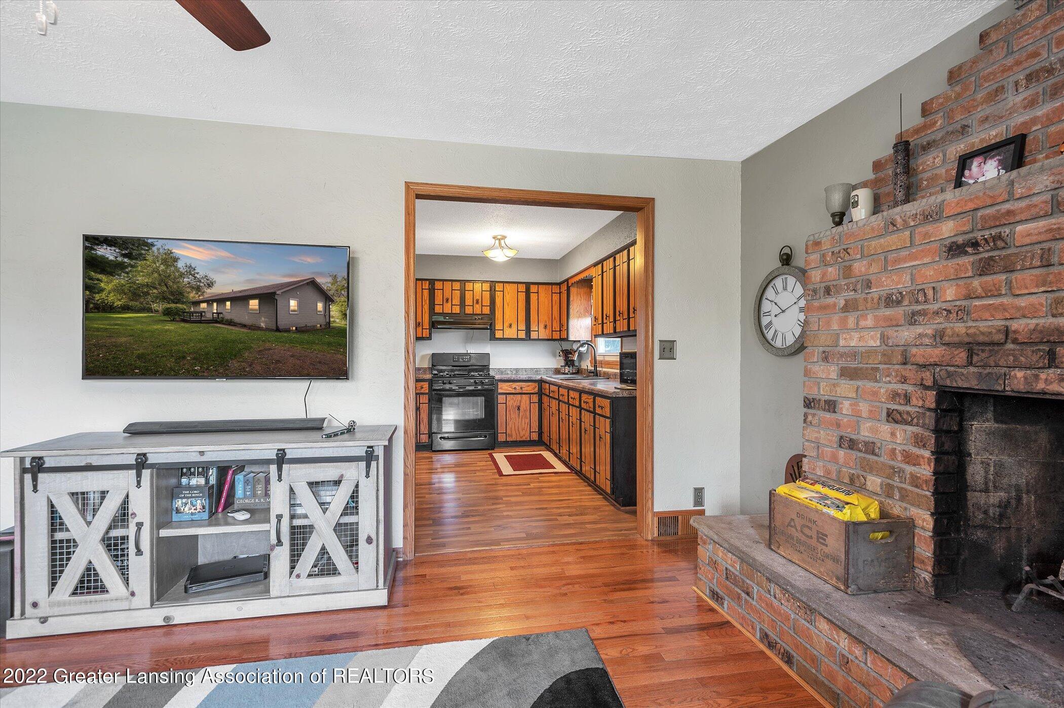 955 Covert Road Leslie, MI 49251 - Photo 10 of 51 08-955-Covert-Rd-WindowStill-Real-Estate