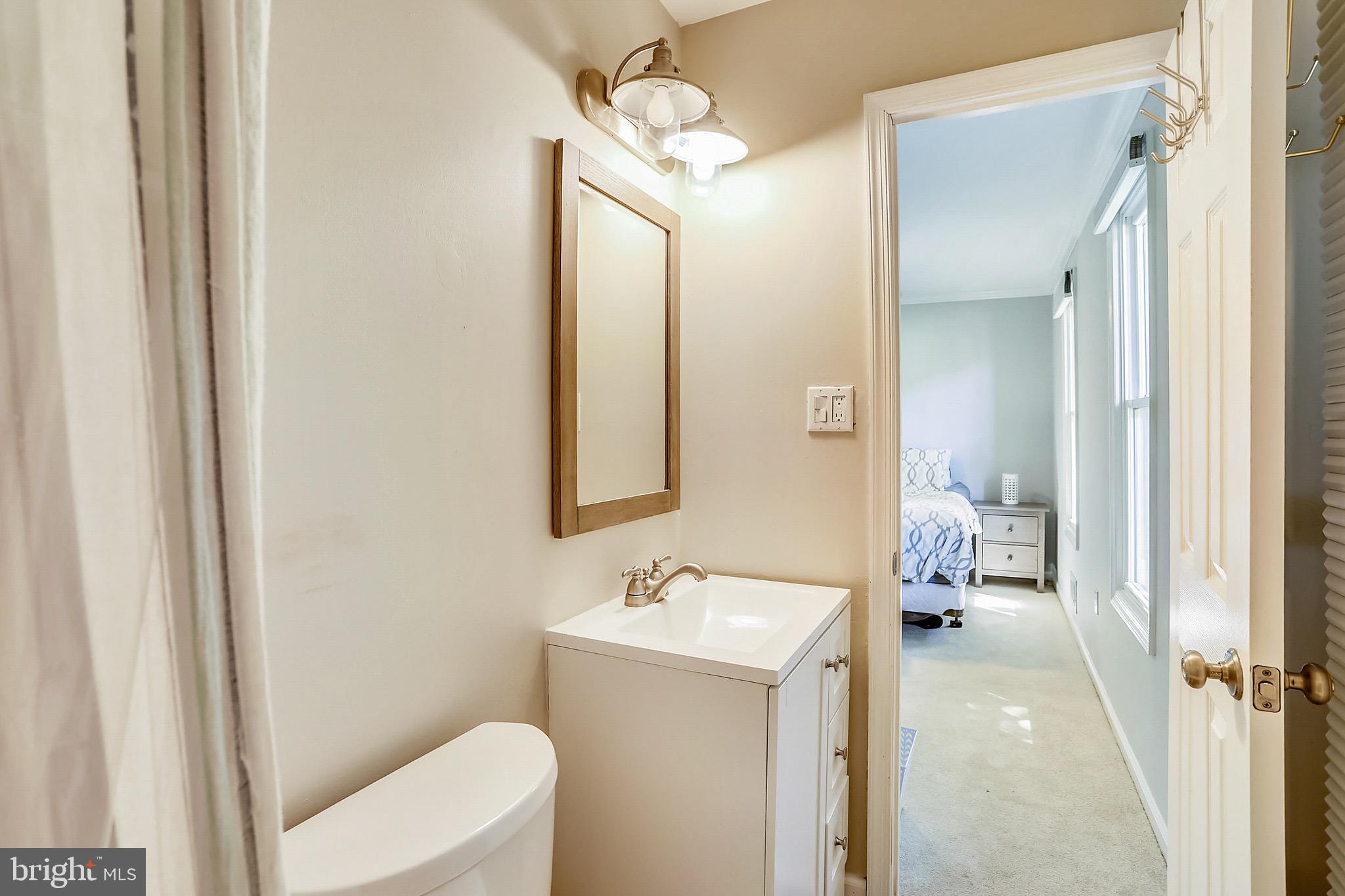 14216 Piccadilly Road Silver Spring, MD 20906 - Photo 22 of 42 Master bath