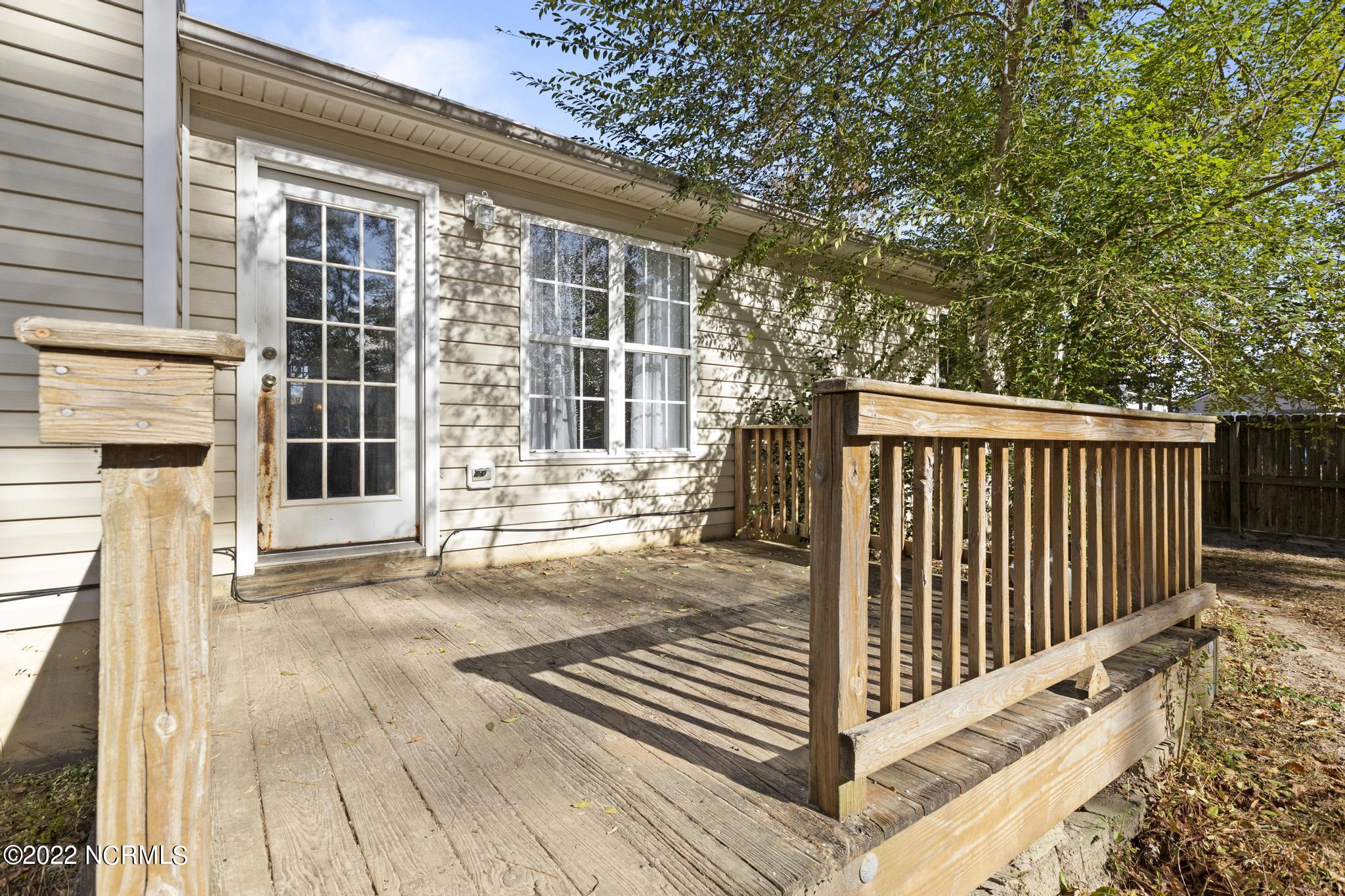 322 Spring Drive Jacksonville, NC 28540 - Photo 22 of 23 Back Deck