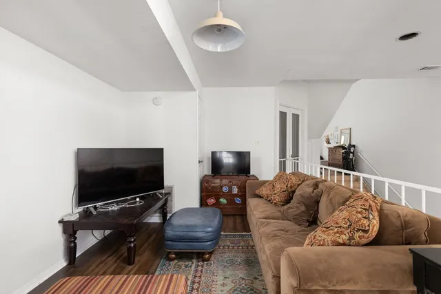 $475,000 | 1 Crystal Springs Court, Unit H, The Hills, TX 78738