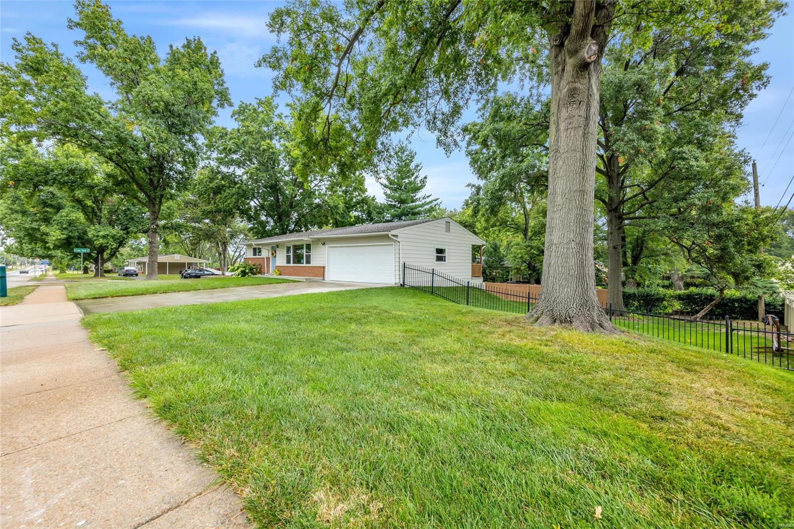1330 Craig Road St. Louis, MO 63146 - Photo 2 of 28 Gallery Image 2