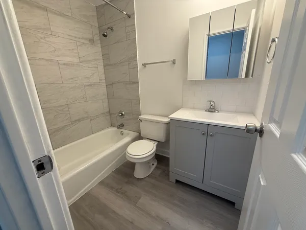 $1,375 | 3001 Thatcher Avenue, Unit 5O, River Grove, IL 60171