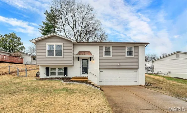 $300,000 | 1360 Premio Drive, Fenton, MO 63026