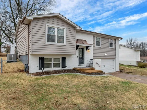 $300,000 | 1360 Premio Drive, Fenton, MO 63026