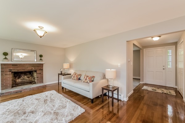 130 Chester Road Boxborough, MA 01719 - Photo 4 of 22 Gallery Image 4