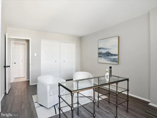 $425,000 | 1800 Old Meadow Road, Unit 1017, McLean, VA 22102