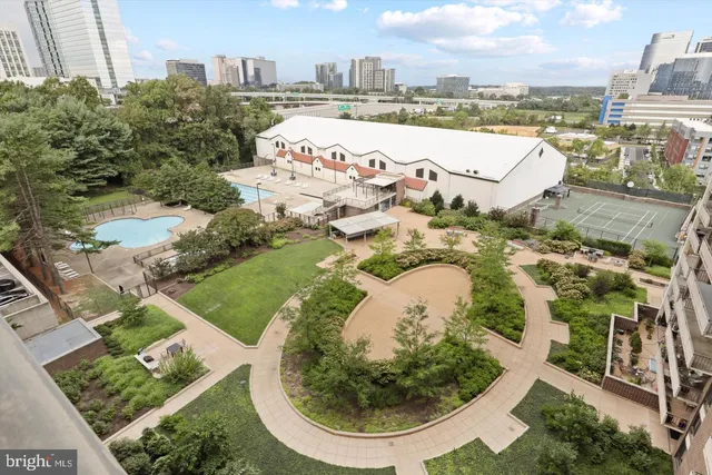 $425,000 | 1800 Old Meadow Road, Unit 1017, McLean, VA 22102