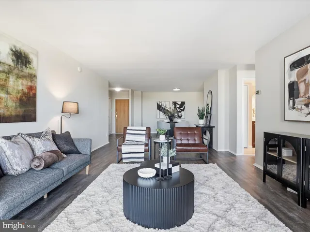 $425,000 | 1800 Old Meadow Road, Unit 1017, McLean, VA 22102