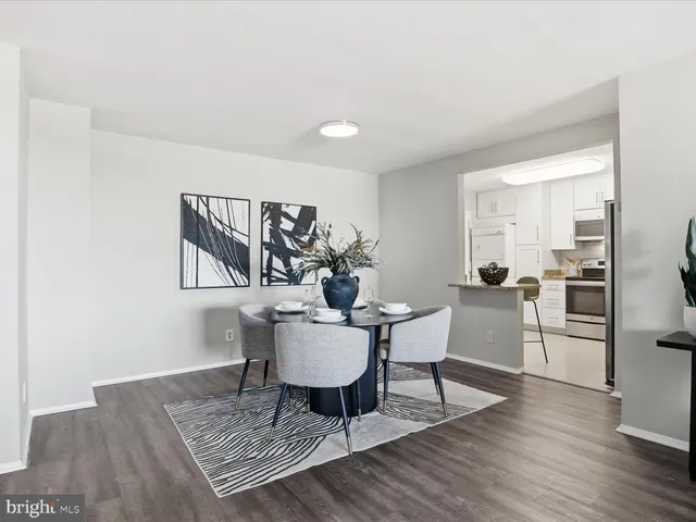 $425,000 | 1800 Old Meadow Road, Unit 1017, McLean, VA 22102