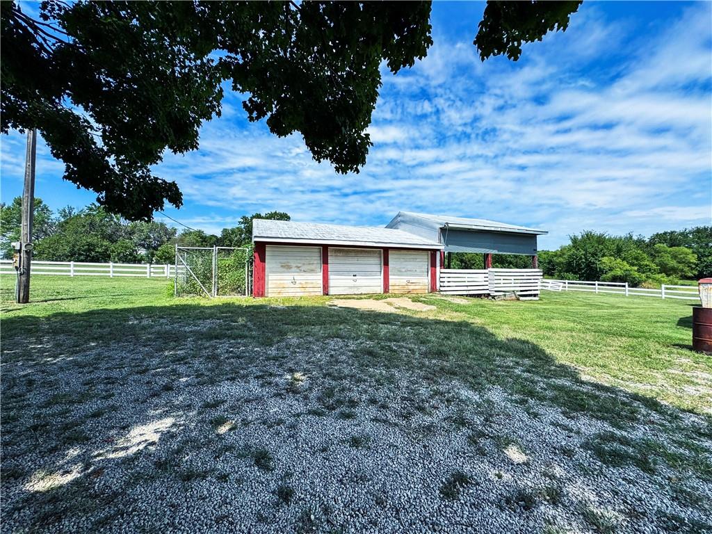 22217 Victory Road Spring Hill, KS 66083 - Photo 11 of 45
