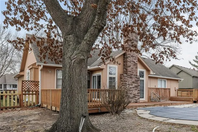 $2,305 | 3915 Regatta Drive, Lee's Summit, MO 64082