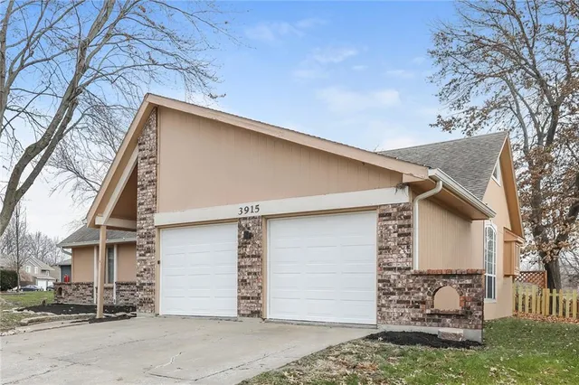 $2,305 | 3915 Regatta Drive, Lee's Summit, MO 64082