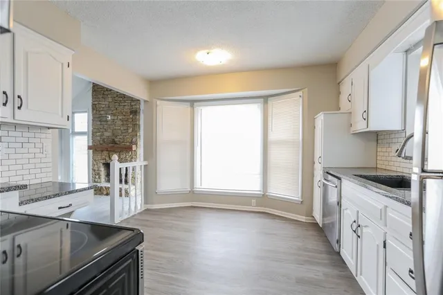 $2,305 | 3915 Regatta Drive, Lee's Summit, MO 64082