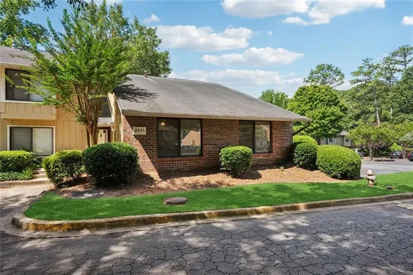 $2,000 | 2035 Powers Ferry Trace Southeast, Marietta, GA 30067