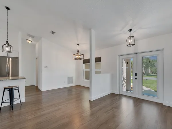 $475,000 | 1330 38th Avenue, Vero Beach, FL 32960