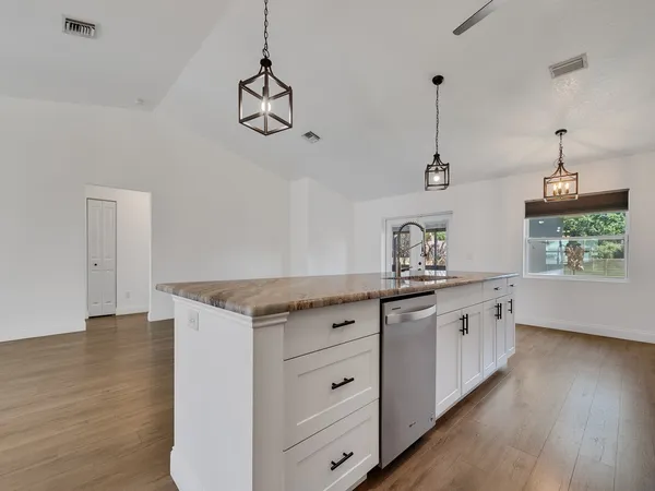 $475,000 | 1330 38th Avenue, Vero Beach, FL 32960