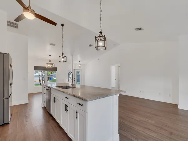 $475,000 | 1330 38th Avenue, Vero Beach, FL 32960